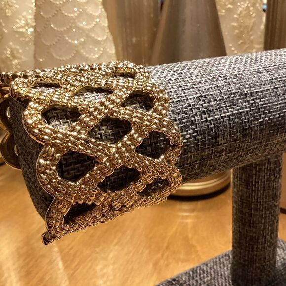 Lilly Pulitzer Brand Women’s Wide Goldtone Cuff Bracelet - Picture 9 of 11